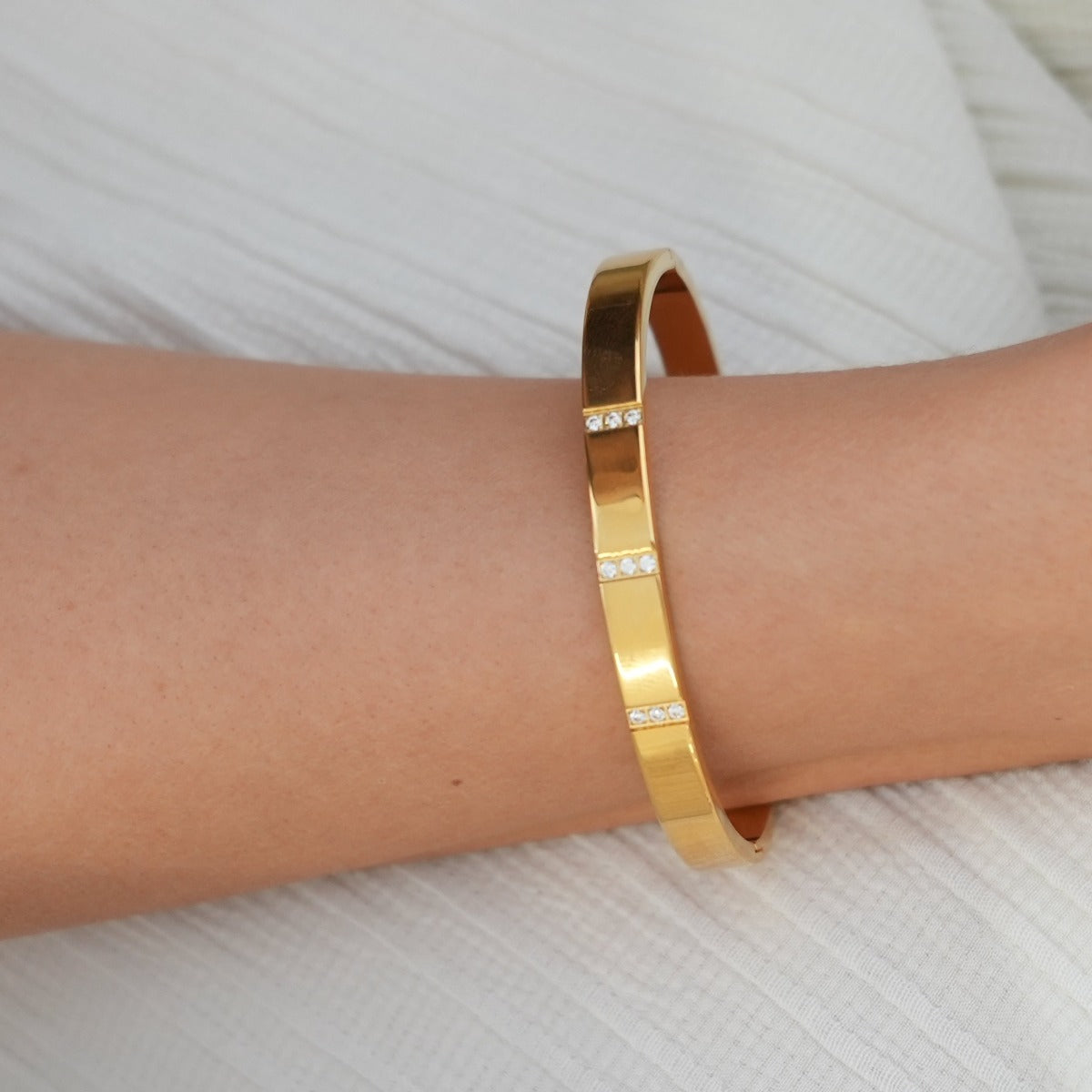 Linear Stone Bracelet