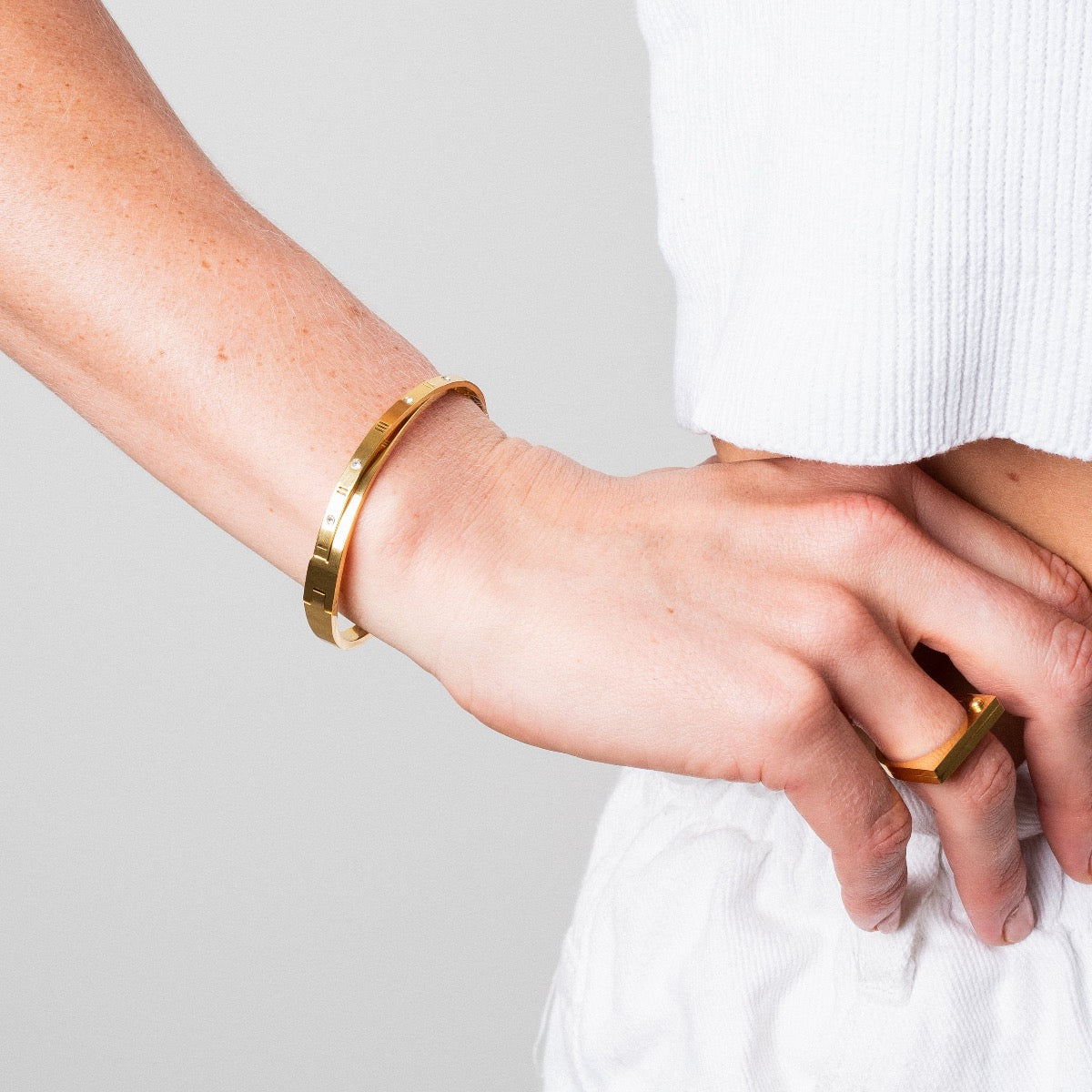 Roman Numeral Intertwine Bracelet