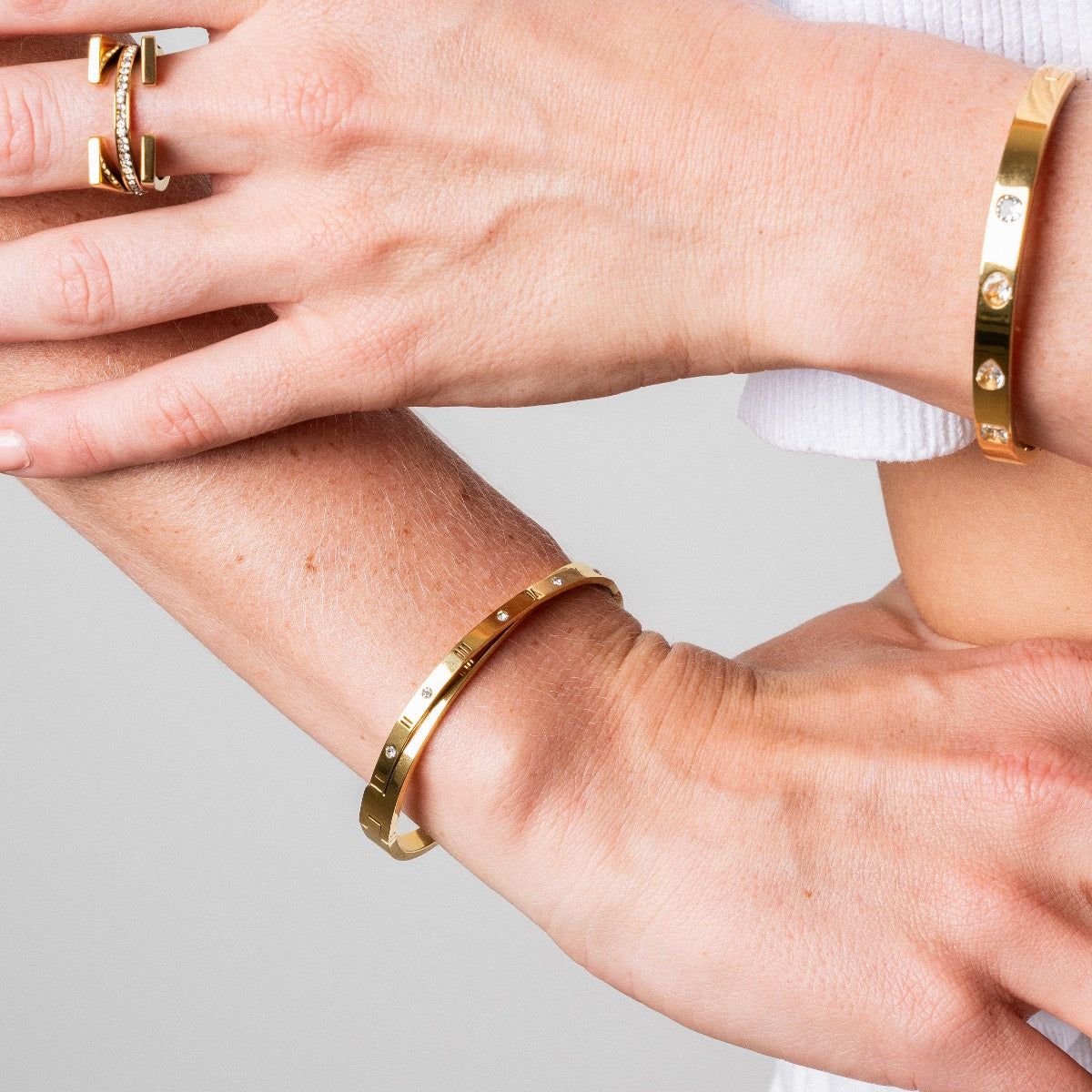 Roman Numeral Intertwine Bracelet